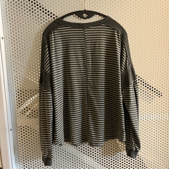 Love Riche Round Neck Sweater Statement Sleeves Size Medium Grey White Stripes - Picture 2 of 9